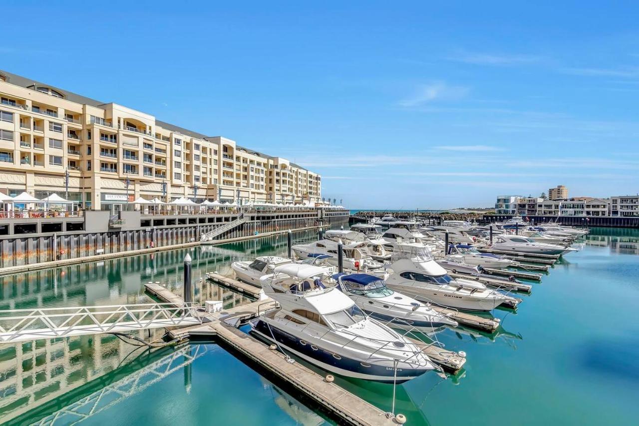 Waterfront Resort-Style Living At Glenelg Beach 애들레이드 외부 사진