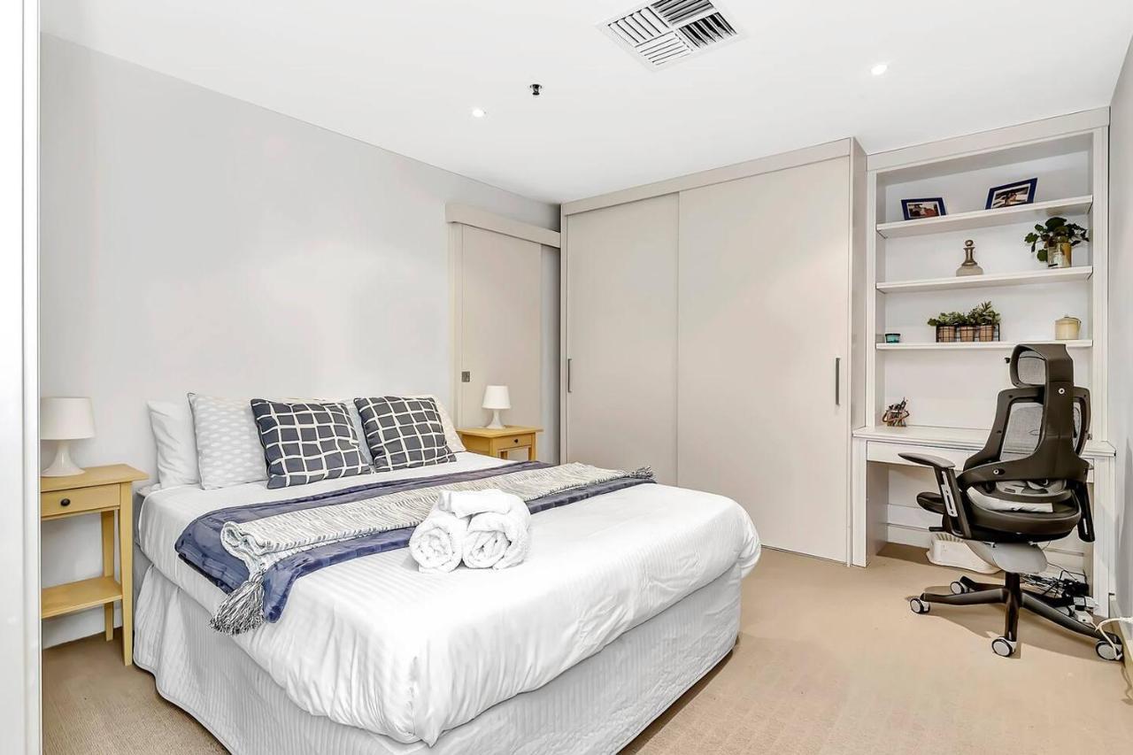 Waterfront Resort-Style Living At Glenelg Beach 애들레이드 외부 사진